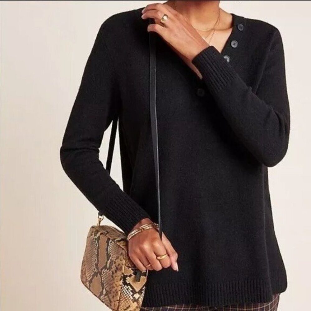 Anthropologie Womens XS Serena Black Button V-Neck‎ Tunic Sweater Knit Top